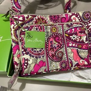 New purse- tags still on it